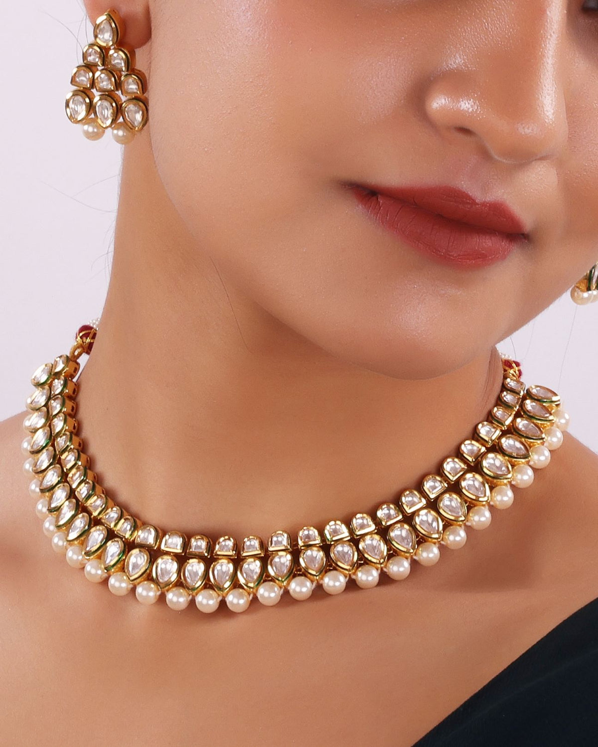 Tres Pearl Kundan Necklace